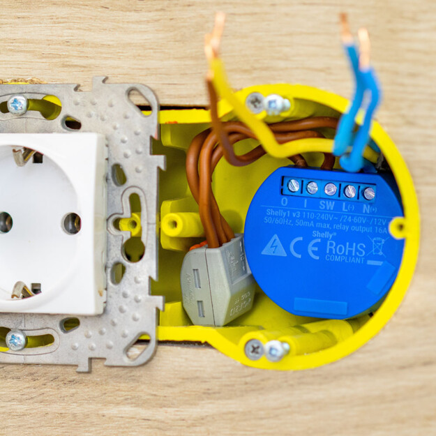 The Shelly 1 Relay Can Make Any Light Switch Smart - HomeTechHacker